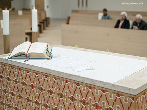 Ein Gottesdienst in der Propsteikirche St. Trinitatis in Leipzig. Foto: kna/Dominik Wolf 