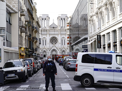 In der Kirche Notre Dame in Nizza sind bei einem mutmaßlichen Terroranschlag drei Menschen gestorben. Foto: imago images / PanoramiC