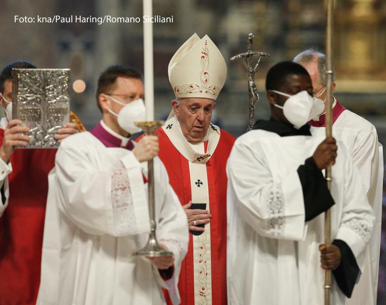 Papst Franziskus feiert eine Messe zu Palmsonntag am 28. März 2021 im Petersdom im Vatikan.