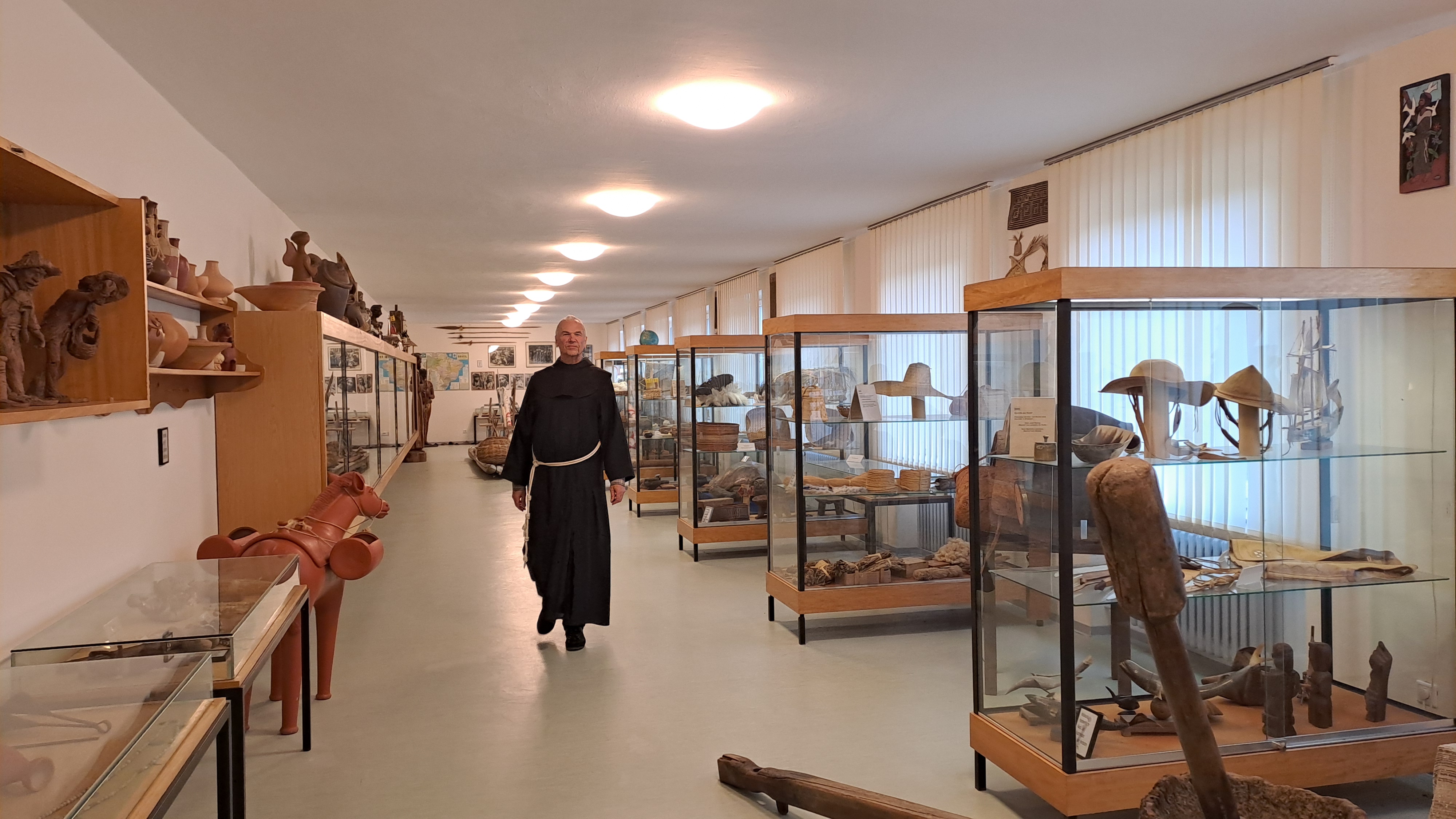 Ordensmann in Tracht