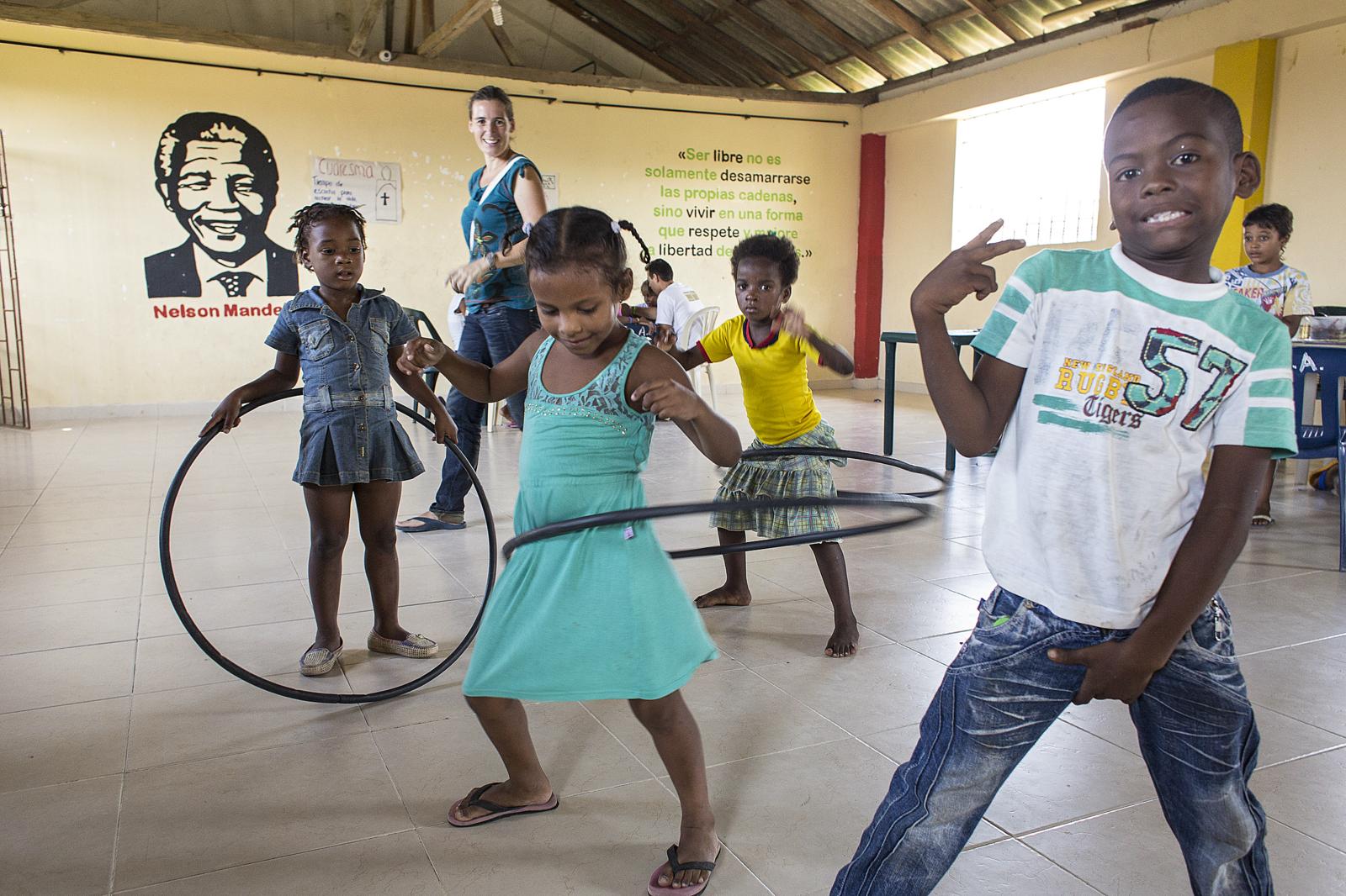 Purrer, tanzende Kinder