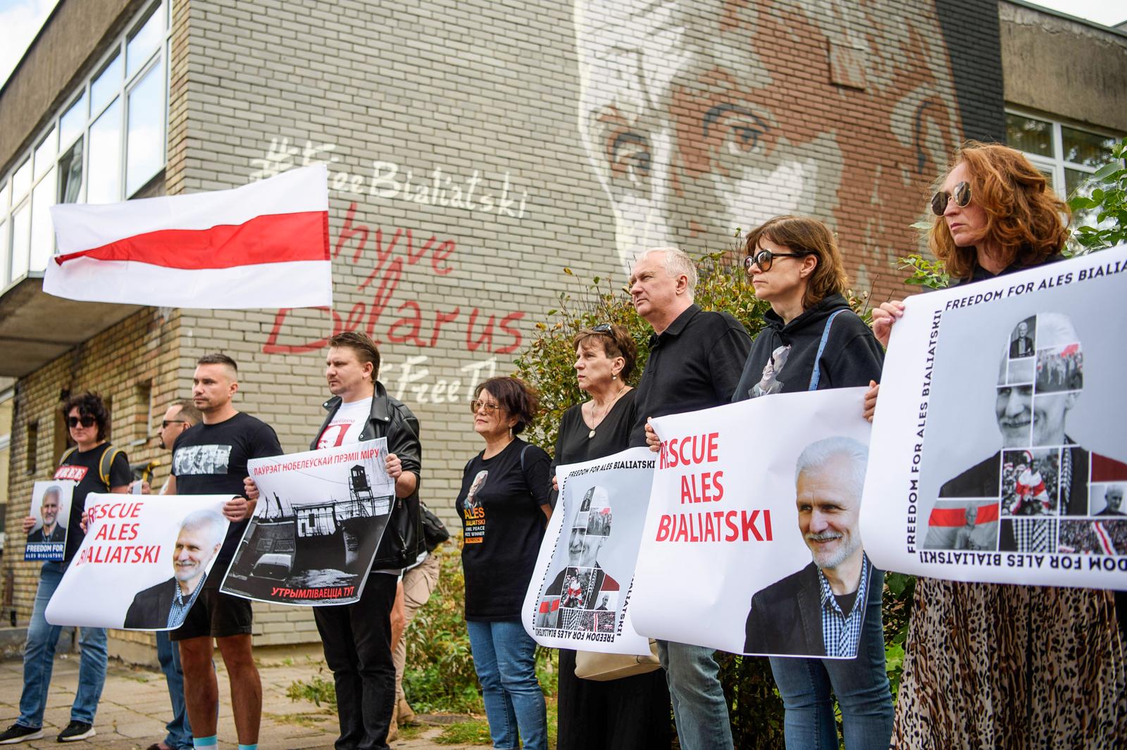 Protest für die Freilassung von Ales Bjaaljazki
