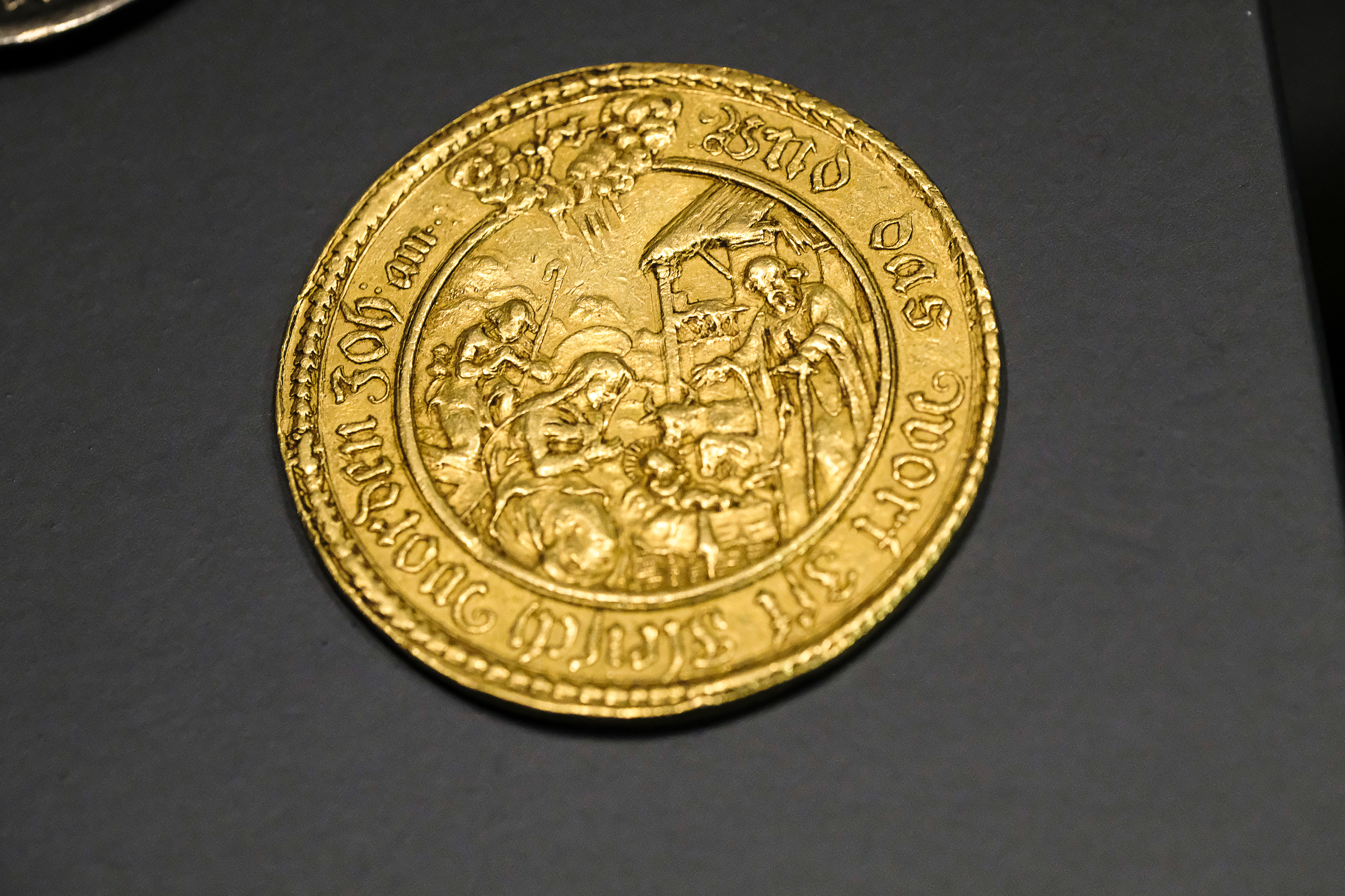 Goldene Münze
