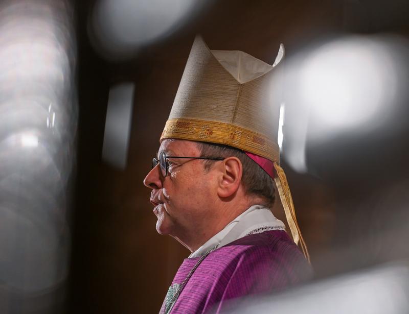 Bätzing gibt Bischofskonferenz-Vorsitz ab