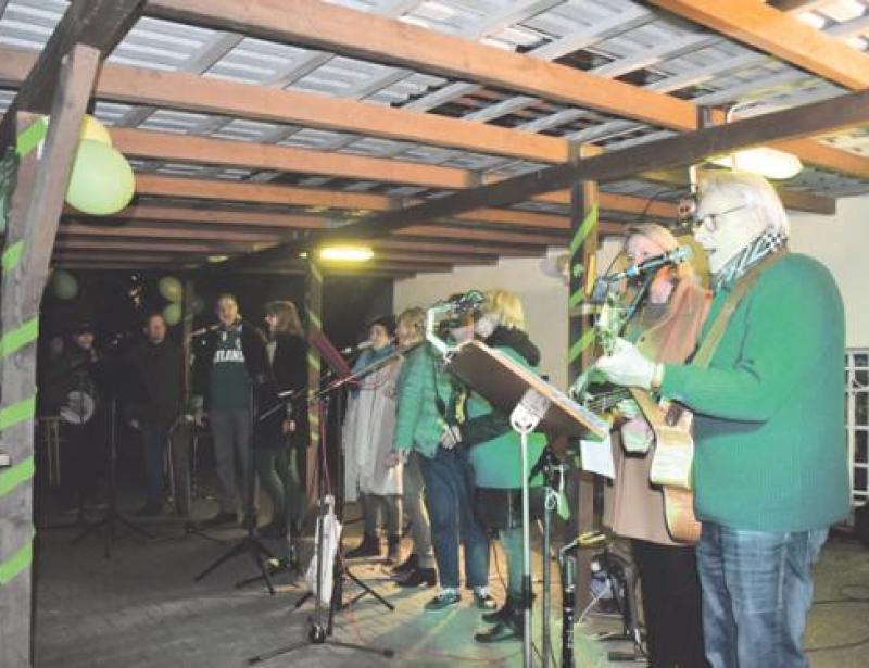 Unter dem dreifaltigen Kleeblatt