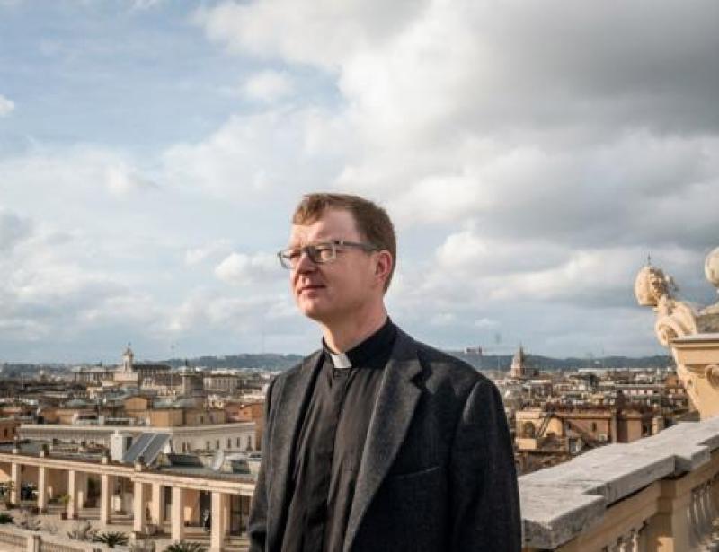 Gipfel hat eine Lawine losgetreten