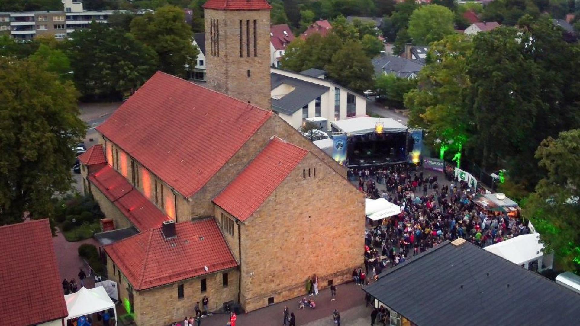 Konzert rund um den Kirchturm Christus König Gemeinde Osnabrück Haste