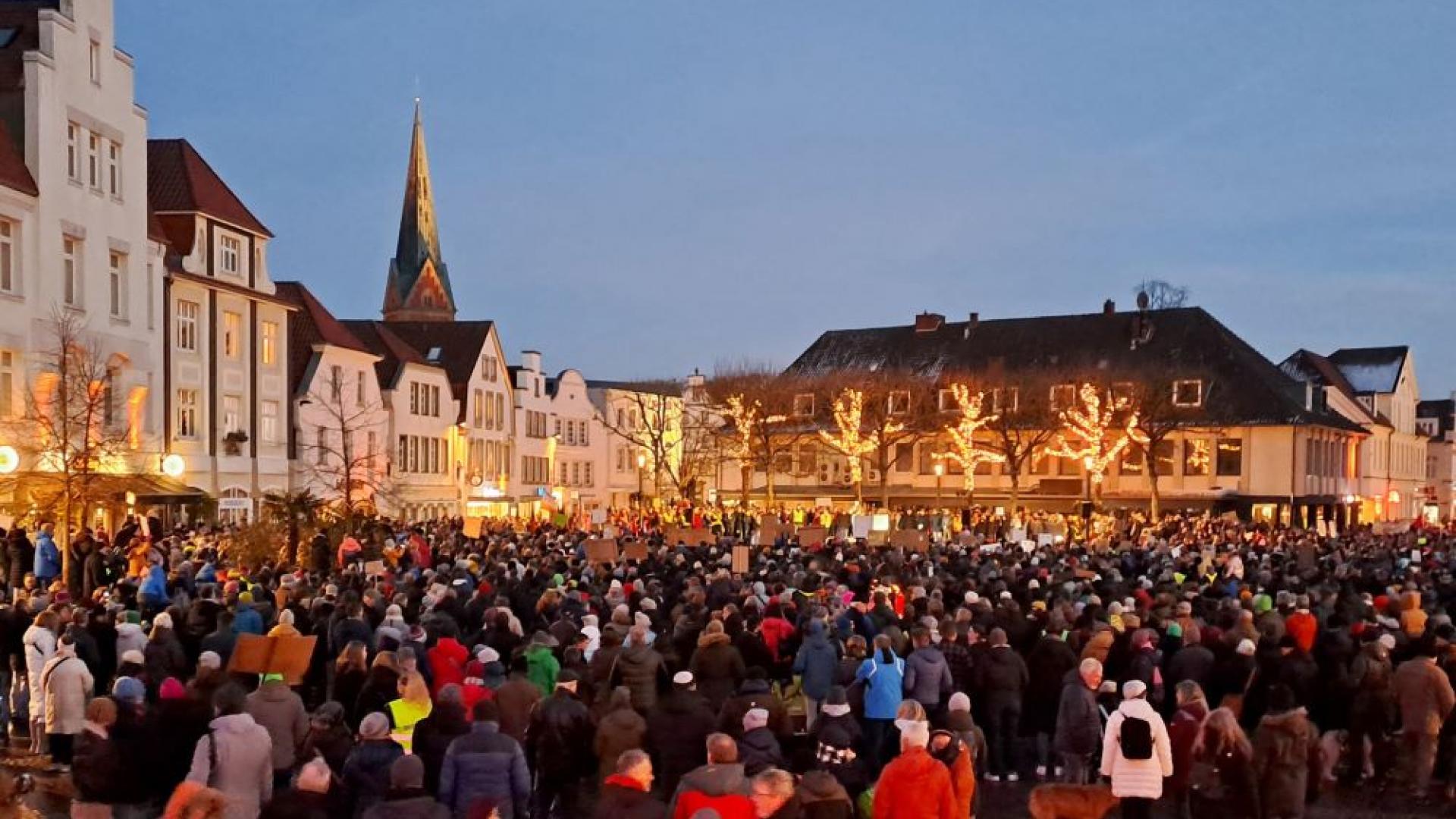 Abendliche Demonstration in Lingen