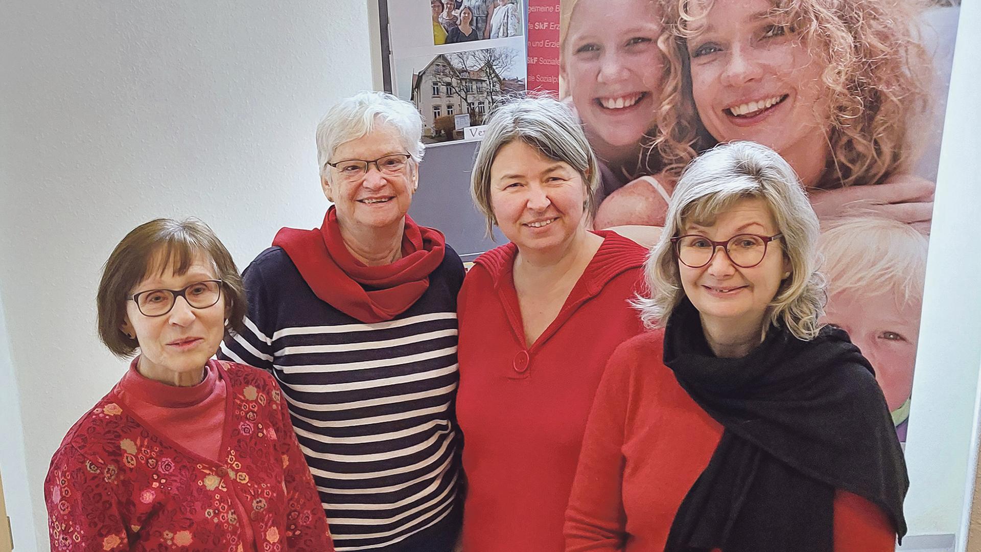 Monika Schulz, Hannelore Mannheimer, Birgit Lang und Petra Bartsch haben die Arbeit des Sozialdienstes katholischer Frauen in Wismar beendet.