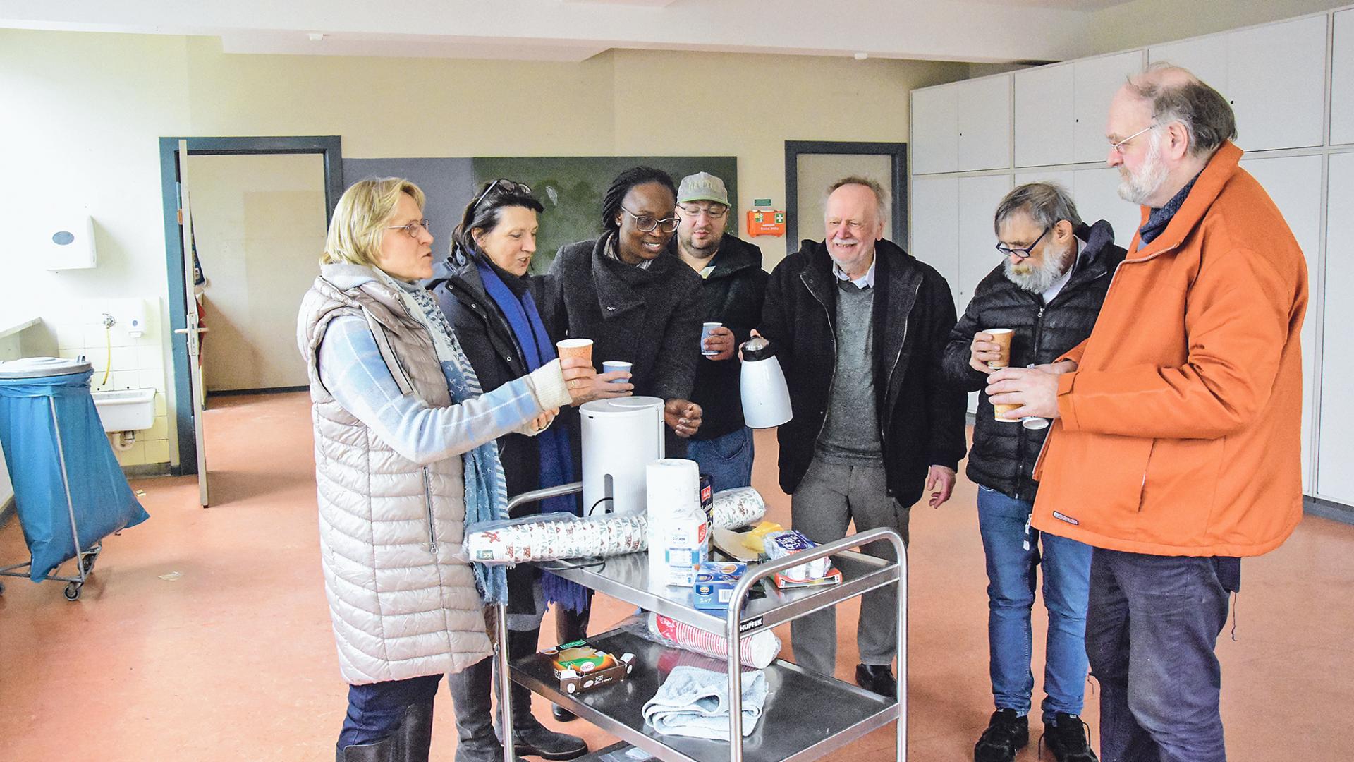 Vorstandsmitglieder der geistlichen Gemeinschaft „Charismatische Erneuerung“ Mit Kaffeekanne: Diakon Henry Kirsche.