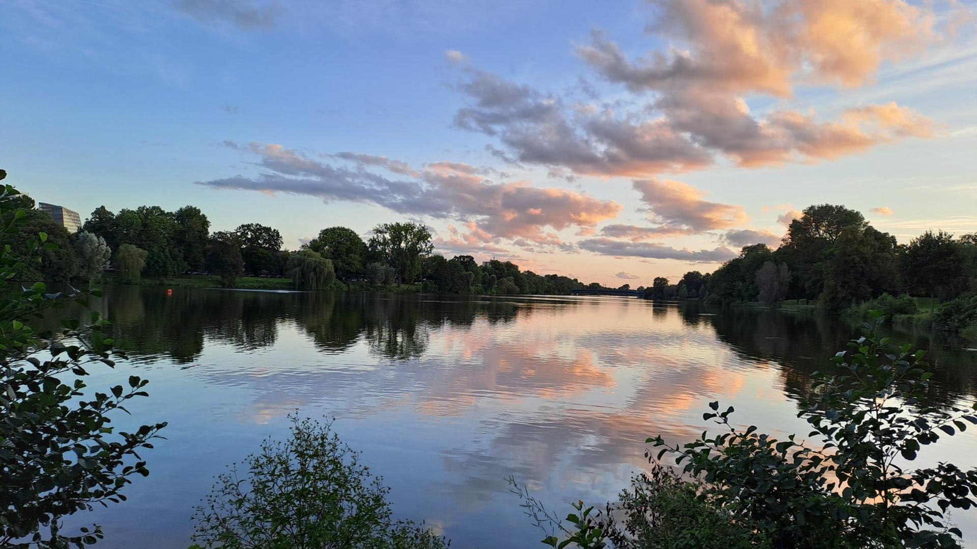 Himmel über dem See