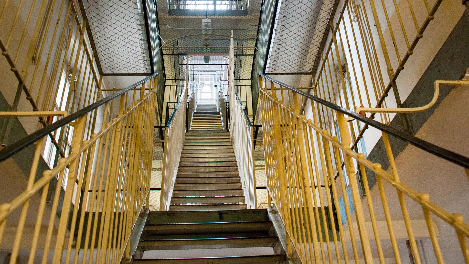 Treppenhaus im Stasi-Gefängnis Bautzen II