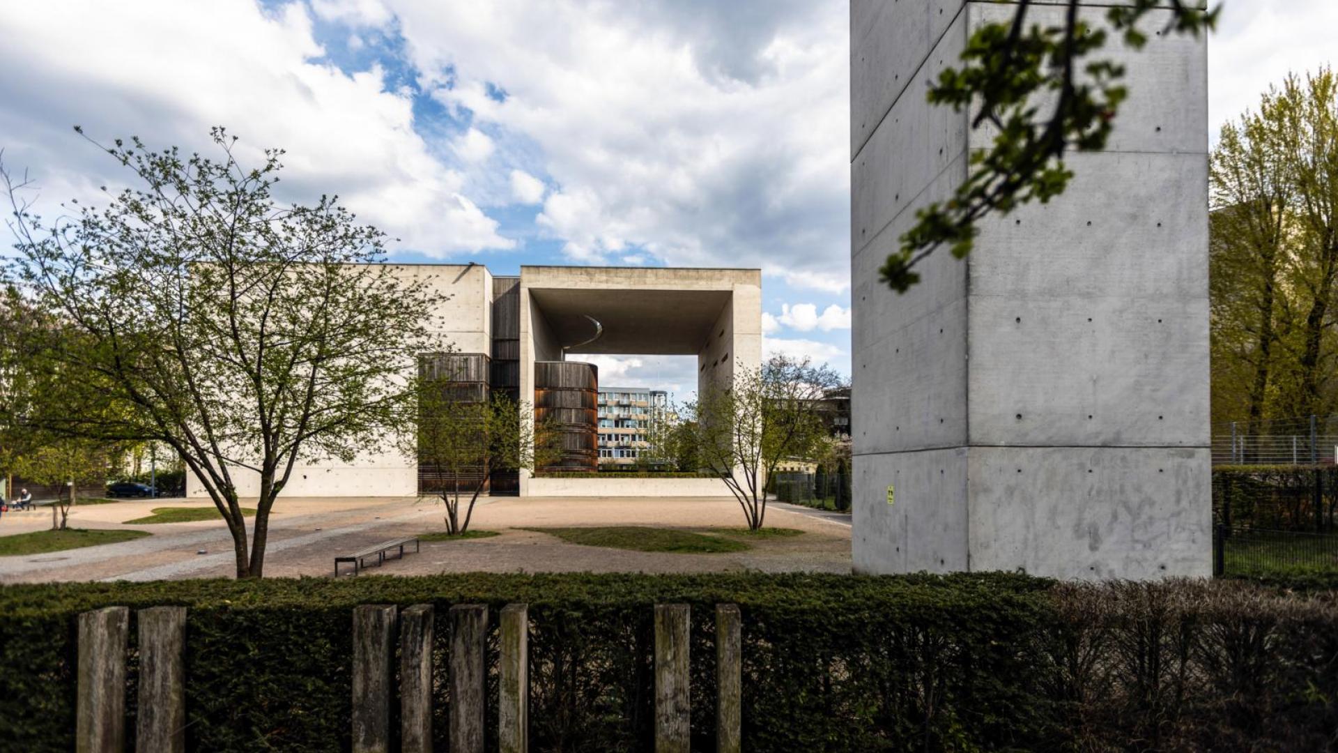 St. Canisius, Berlin