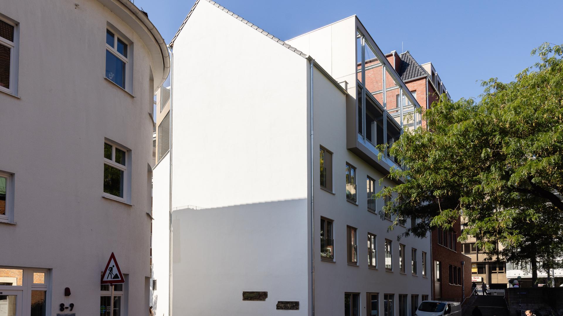 Ein Gebäude in der Stadt