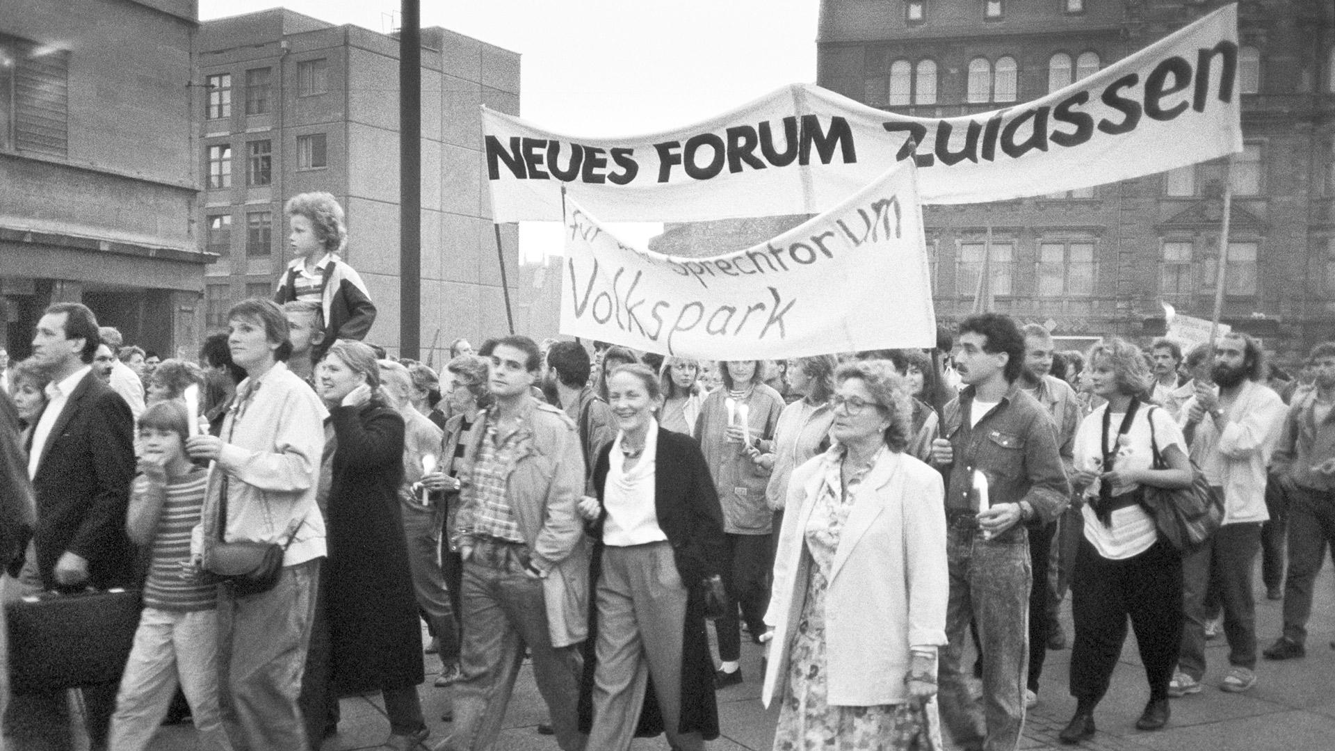 Montagsdemo in Halle/Saale im Oktober 1989