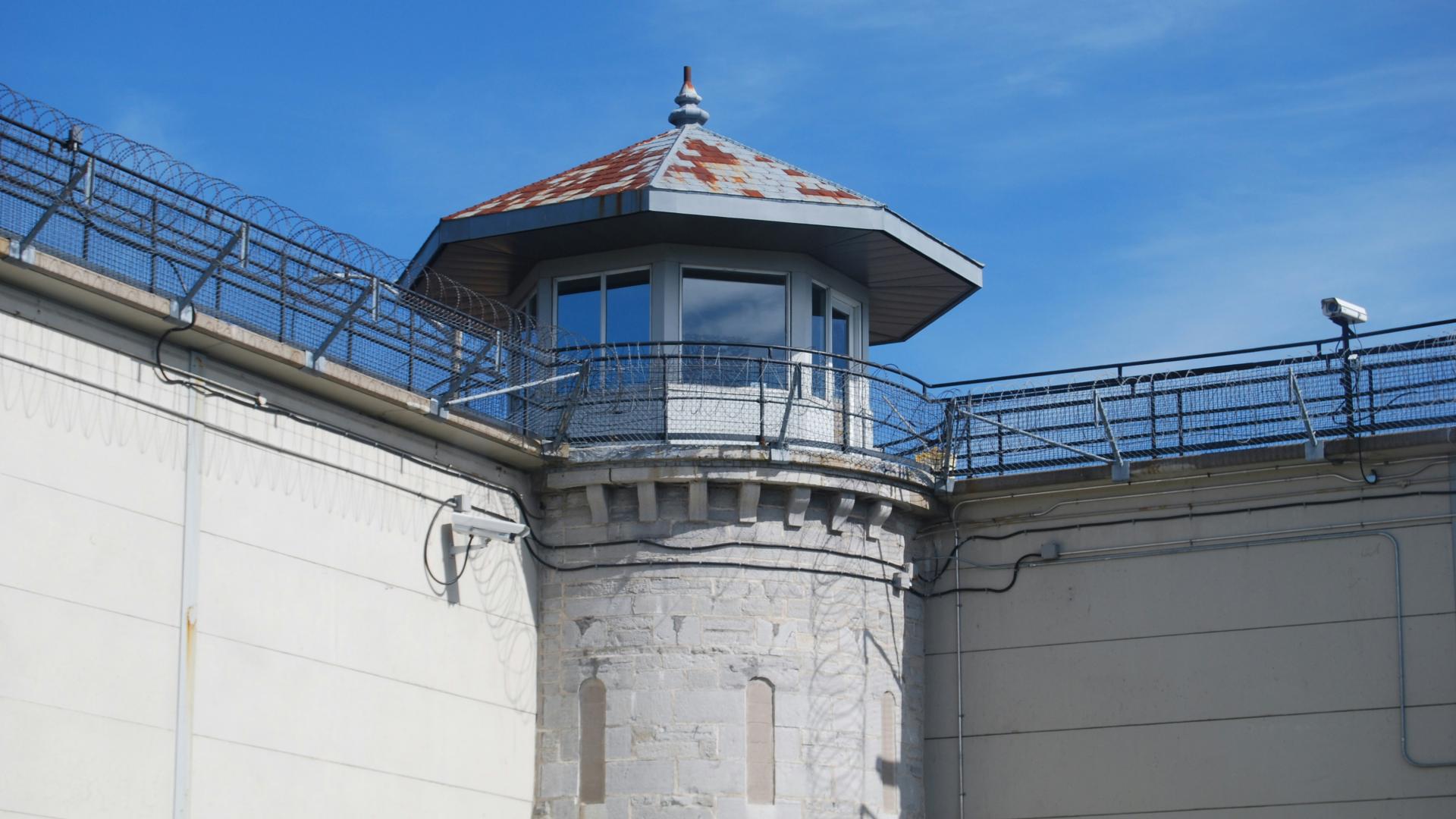 Turm eines Gefängnisses. Symbolbild.