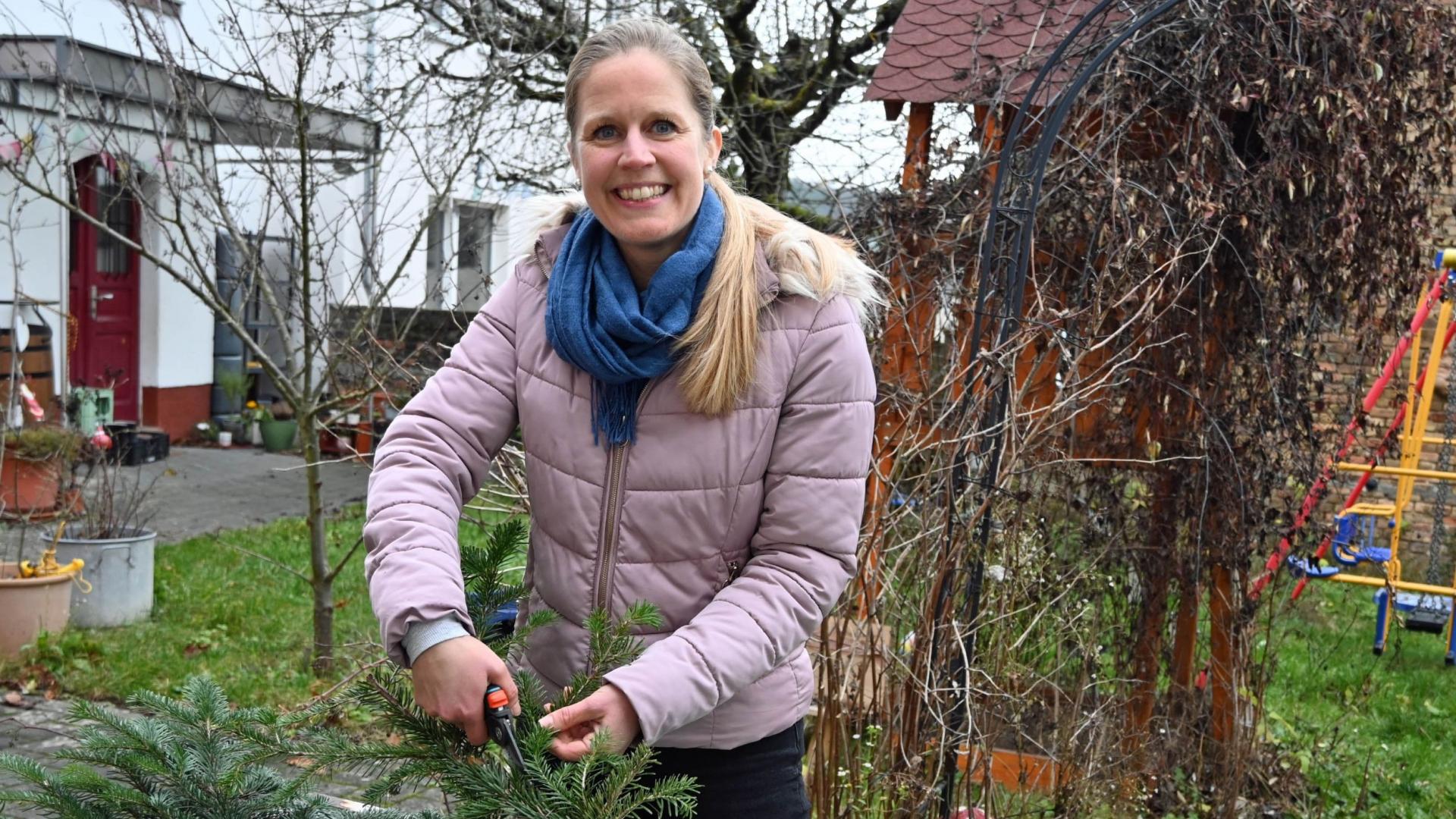 Linda-Maria Gall in ihrem Garten