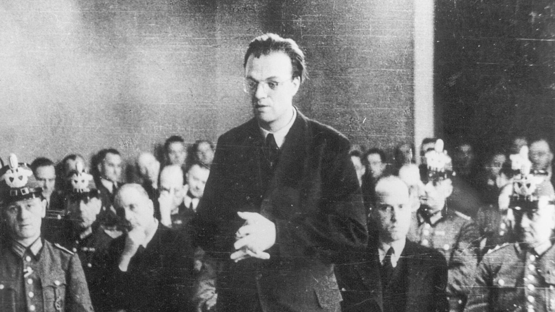 Alfred Delp vor dem Volksgerichtshof