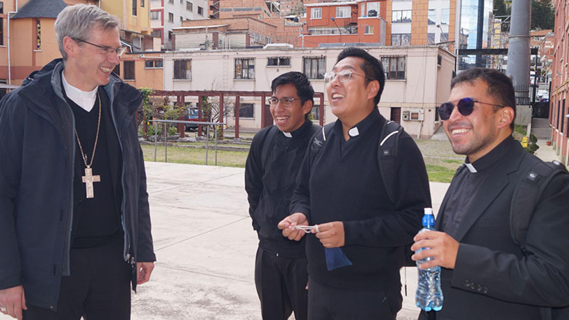 Bolivienreise-Besuch-im-Priesterseminar-San-Jero%CC%81nimo-in-La-Paz.jpg